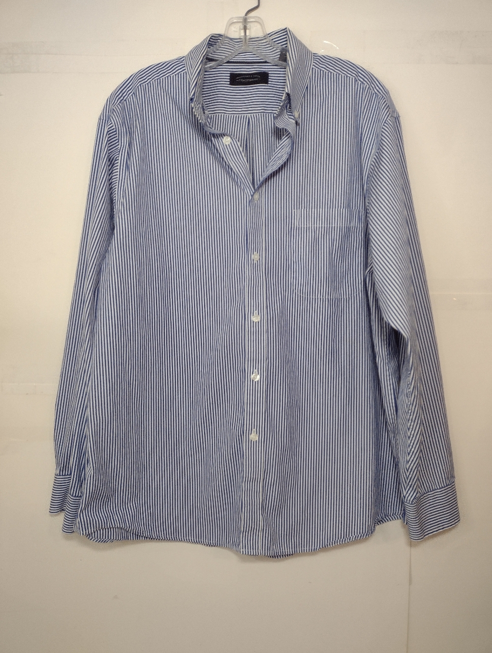 TRADEMARK Men's Blue and White Thin-Striped Dress Shirt Size (L)